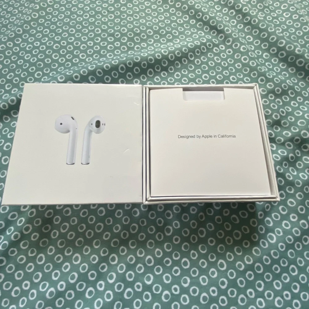 Wireless Earbuds - White